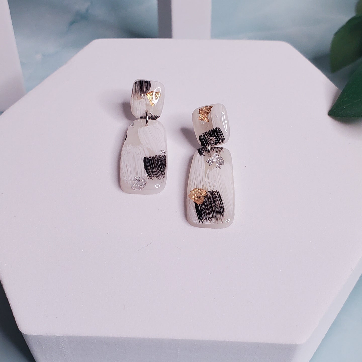 Abstract Oblong Dangle